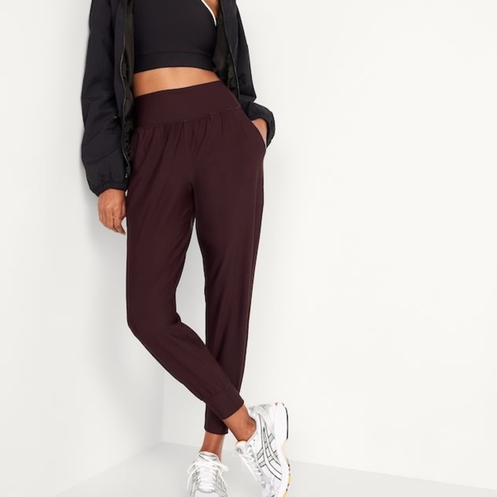 NWT Old Navy Active Powersoft Jogger in Brown Size M